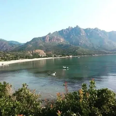 Nyaraló Piera *